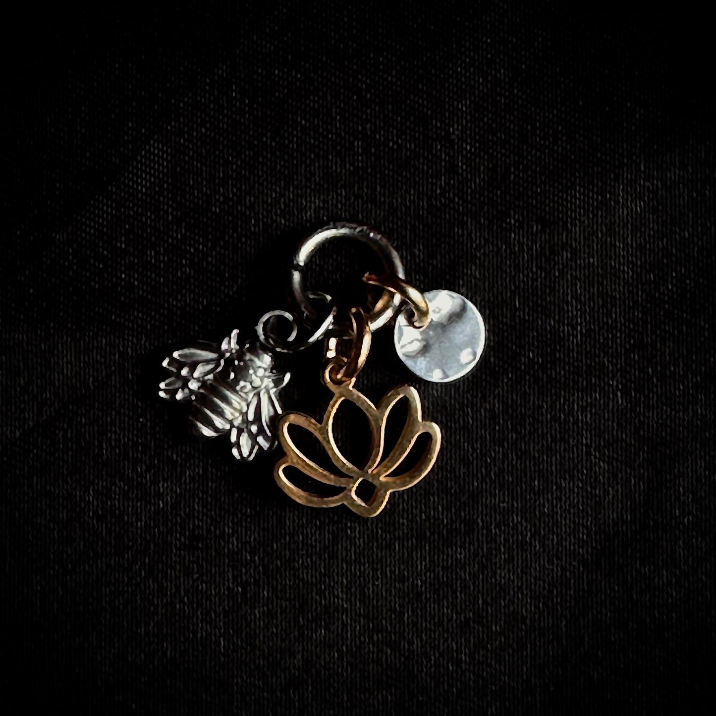 SHELL BRACELET CHARM