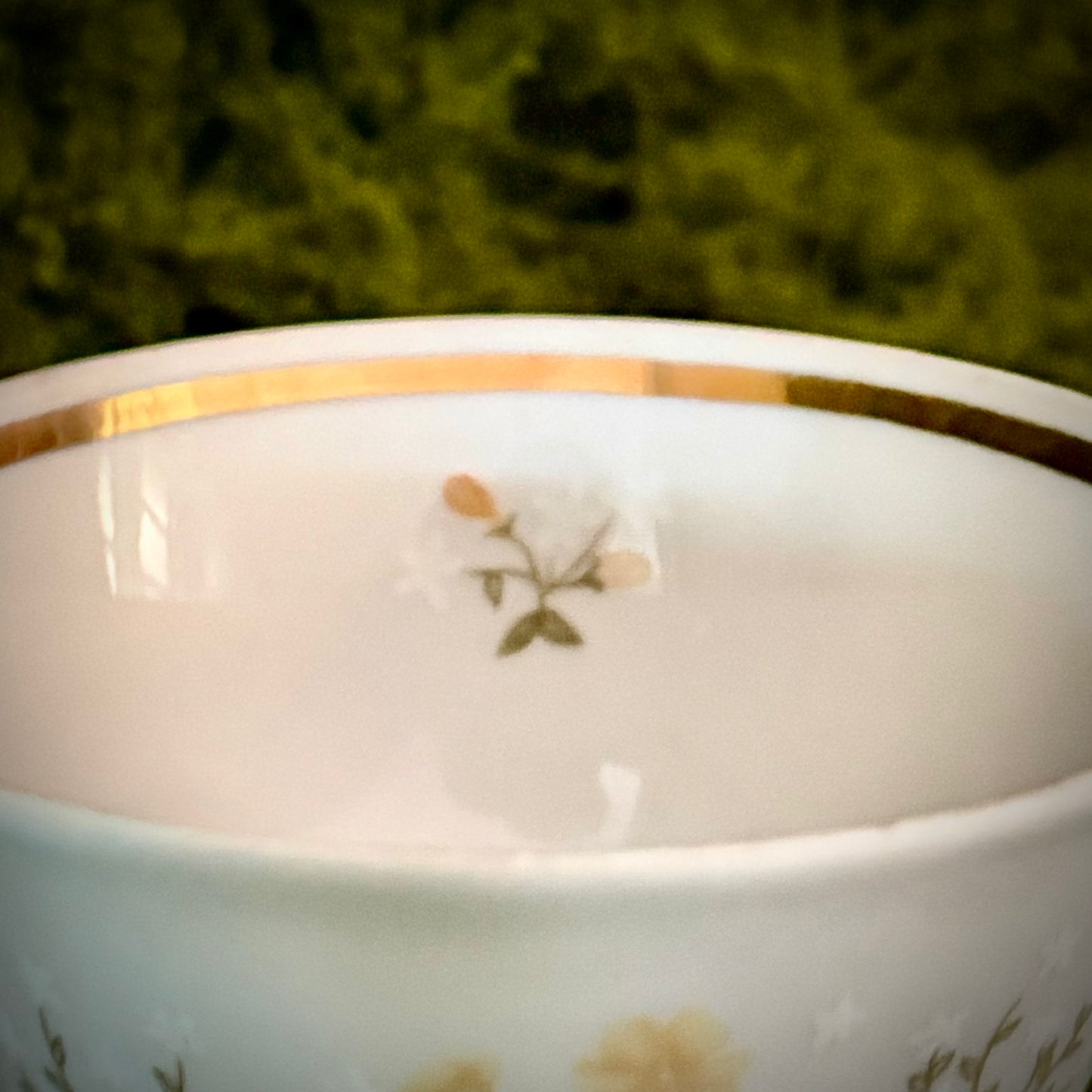 IT WAS ALL YELLOW Tea Set - Karolina Porcelain