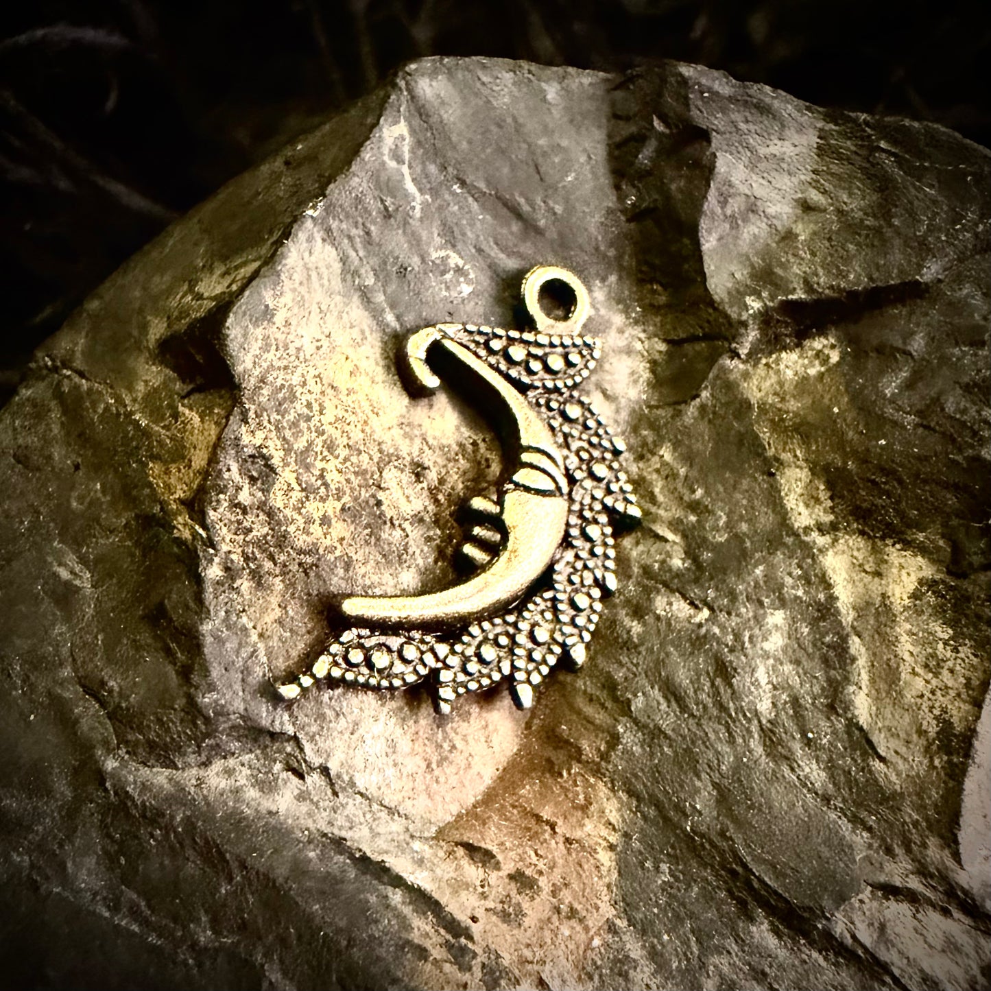 ANTIQUE BRONZE CRESCENT MOON