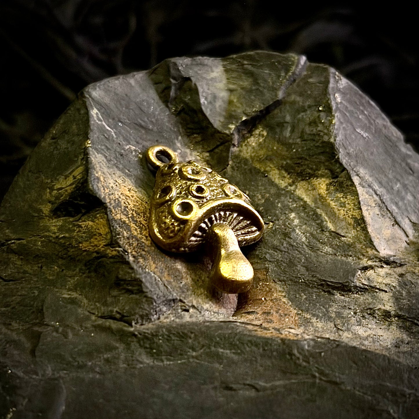 ANTIQUE BRONZE MUSHROOM